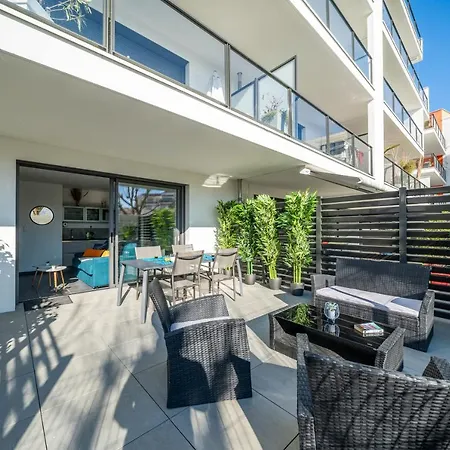 Apartment La Pepite - Appt En Hypercentre Au Calme, Terrasse Et Garage - Res Meyer Royan