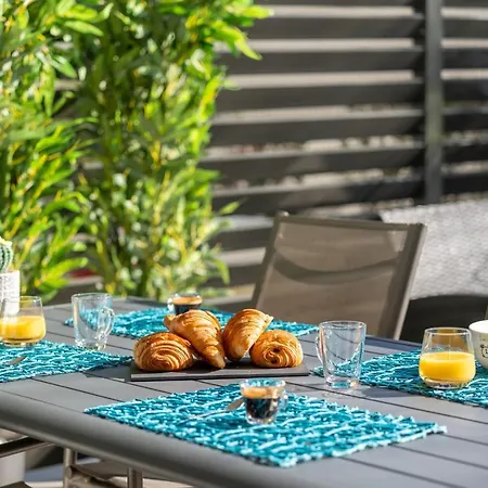 Apartment La Pepite - Appt En Hypercentre Au Calme, Terrasse Et Garage - Res Meyer Royan