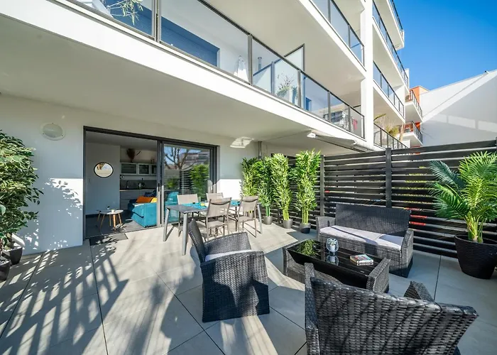 Apartment La Pepite - Appt En Hypercentre Au Calme, Terrasse Et Garage - Res Meyer Royan