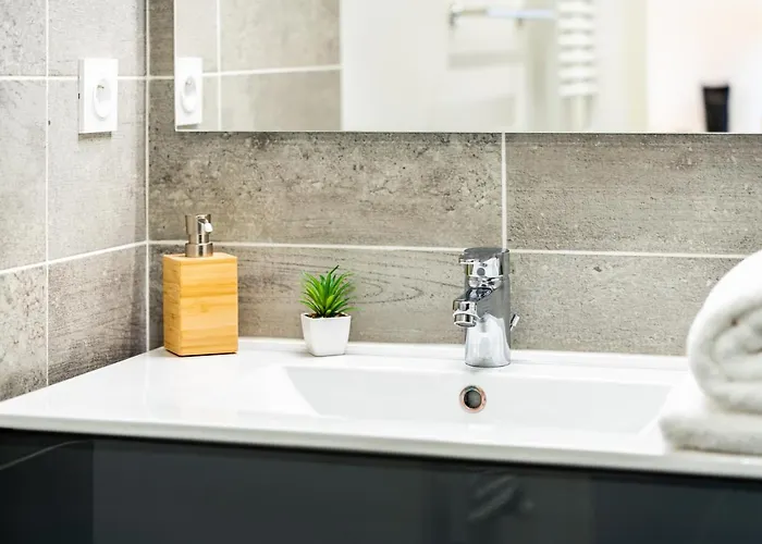 La Pepite - Appt En Hypercentre Au Calme, Terrasse Et Garage - Res Meyer * Royan