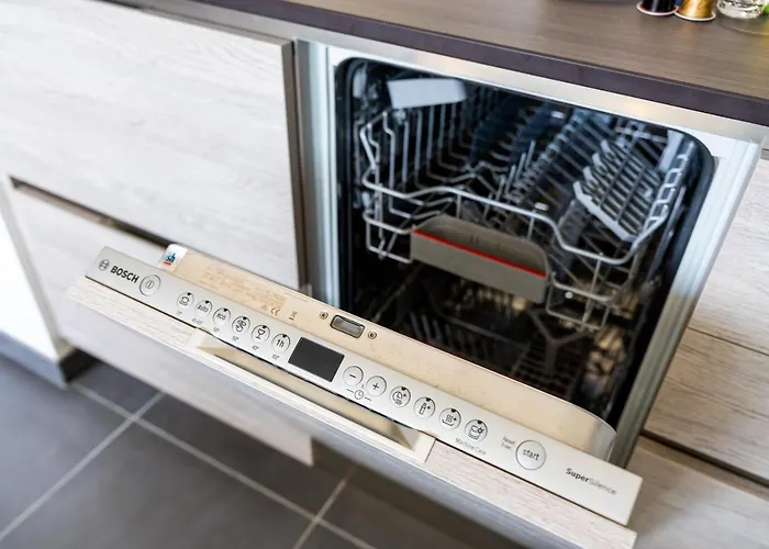 Apartment La Pepite - Appt En Hypercentre Au Calme, Terrasse Et Garage - Res Meyer Royan